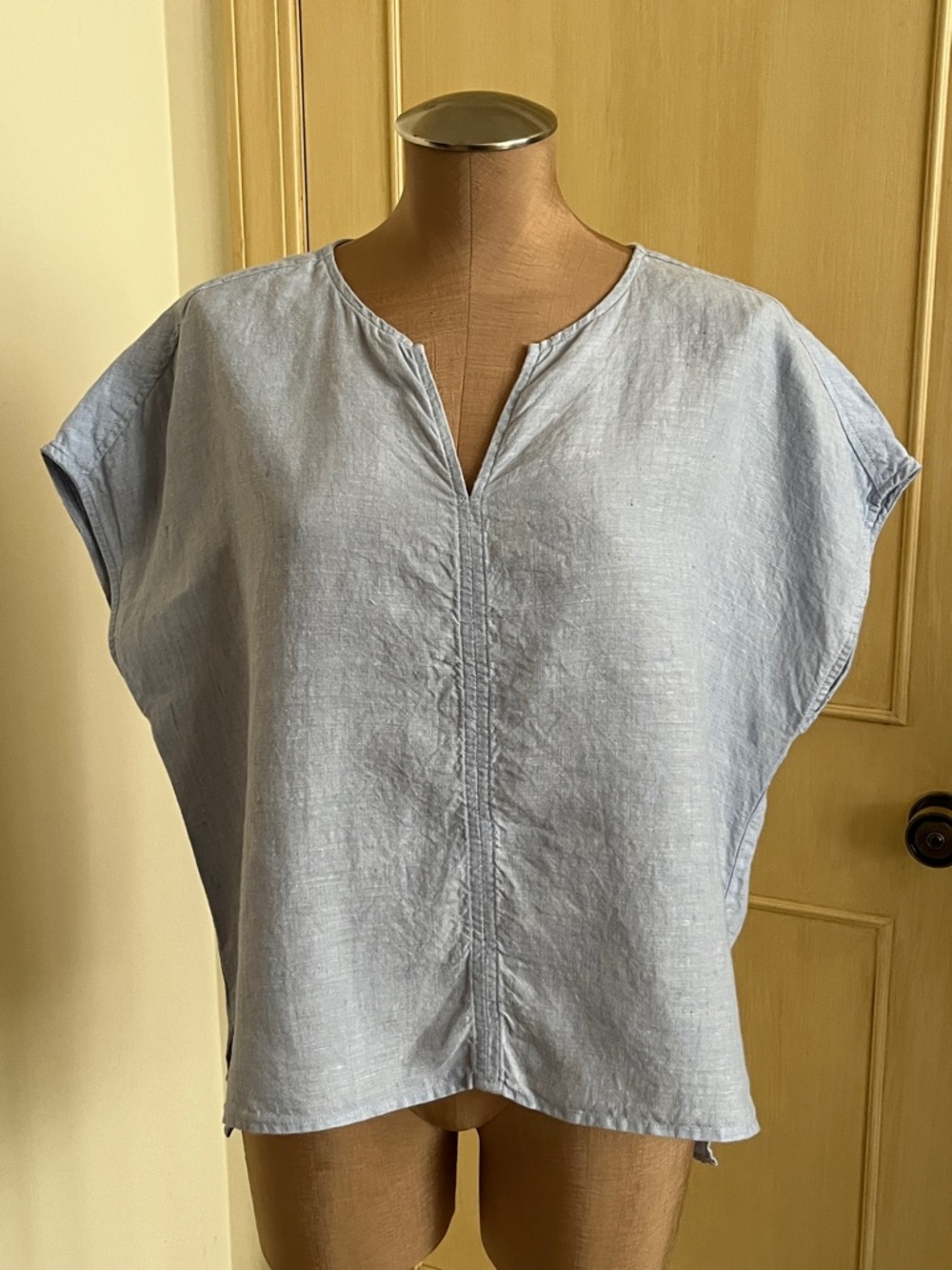 TAHARI Minimalist Lagenlook Coastal 100% Linen Lt. Blue Cap SLV Split-V Blouse L